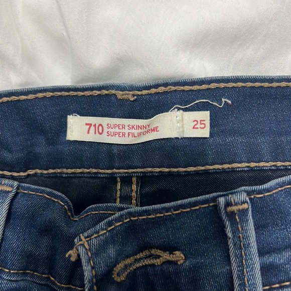 Levi’s 710 Skinny Jeans - Picture 6 of 6
